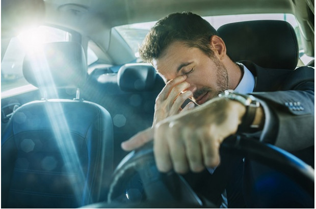 No te confíes ni en los trayectos cortos: ¿Sabes cómo evitar la fatiga al volante?